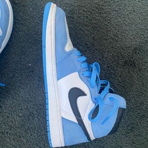 Air Jordan 1 retro high OG Nikes university blue